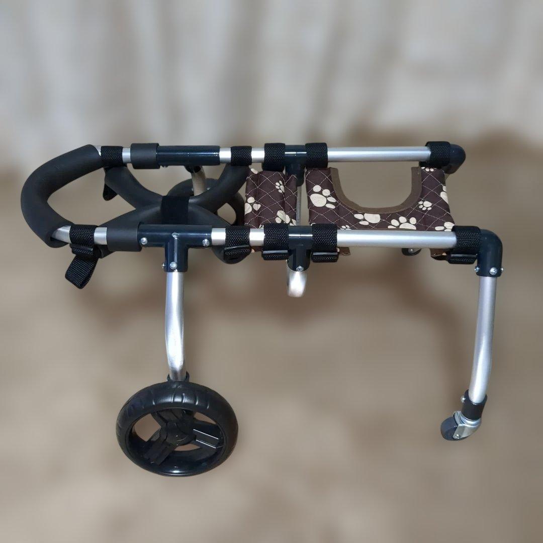 ワンちゃん4輪　リハビリ　食事補助　犬用車椅子　床ずれ防止　犬の歩行器