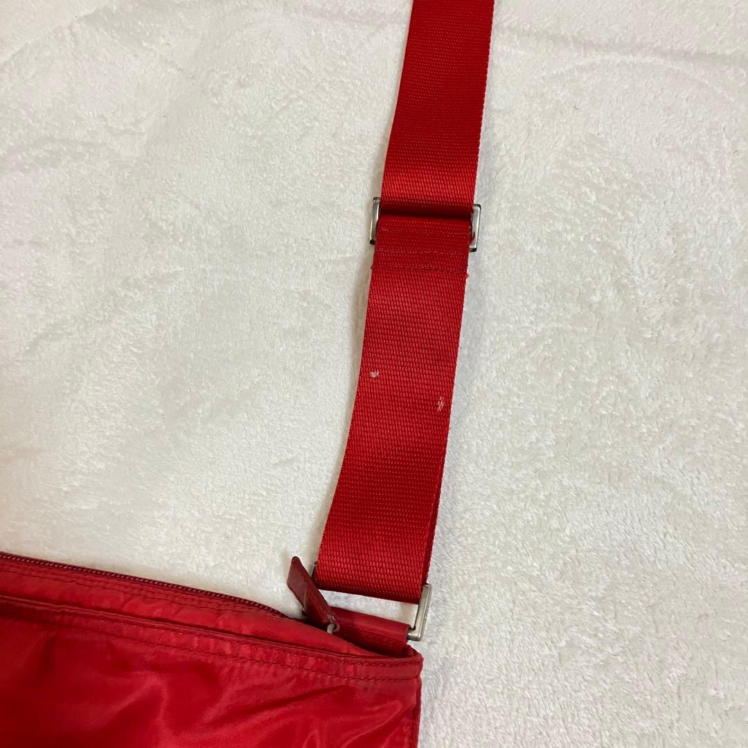 PRADA ショルダーバッグ サコッシュ 斜めがけ トライアングルロゴ レッド