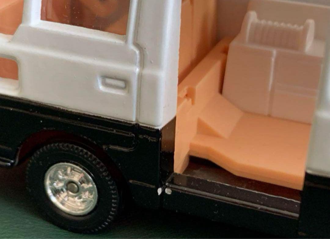 トミカダンディ 001 ニッサン キャラバン 事故処理車