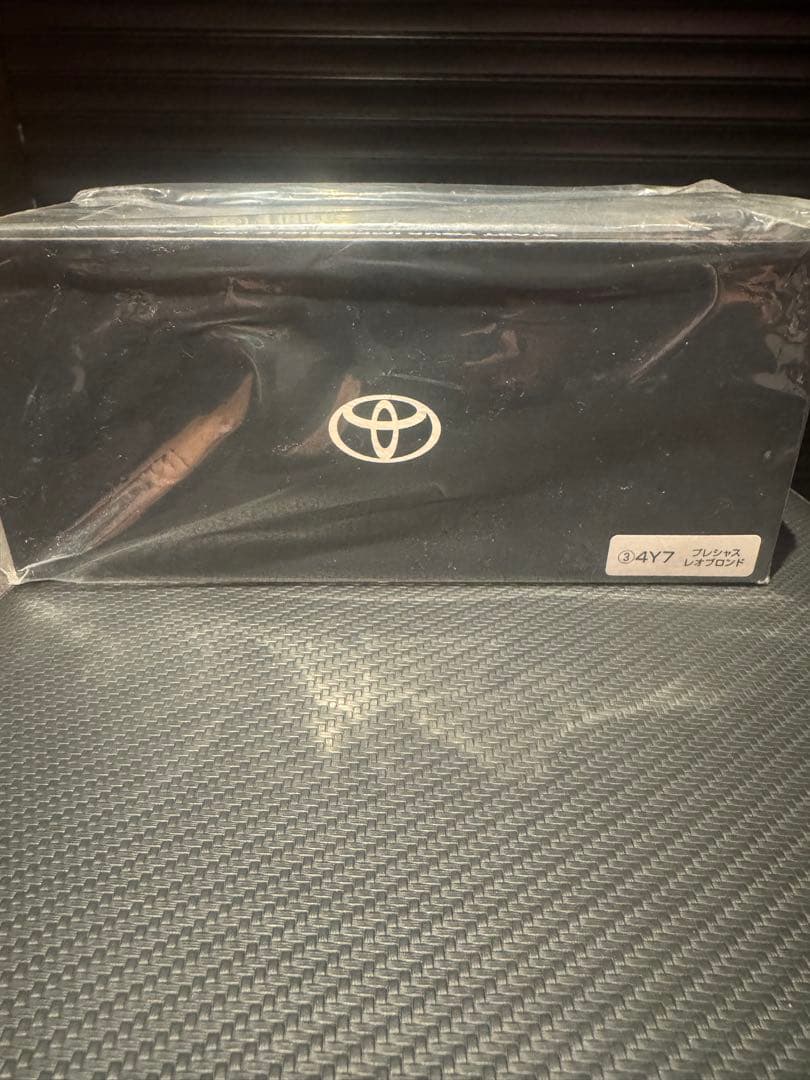 トヨタ 新型アルファード 1/30ミニカー プレシャスレオブロンド