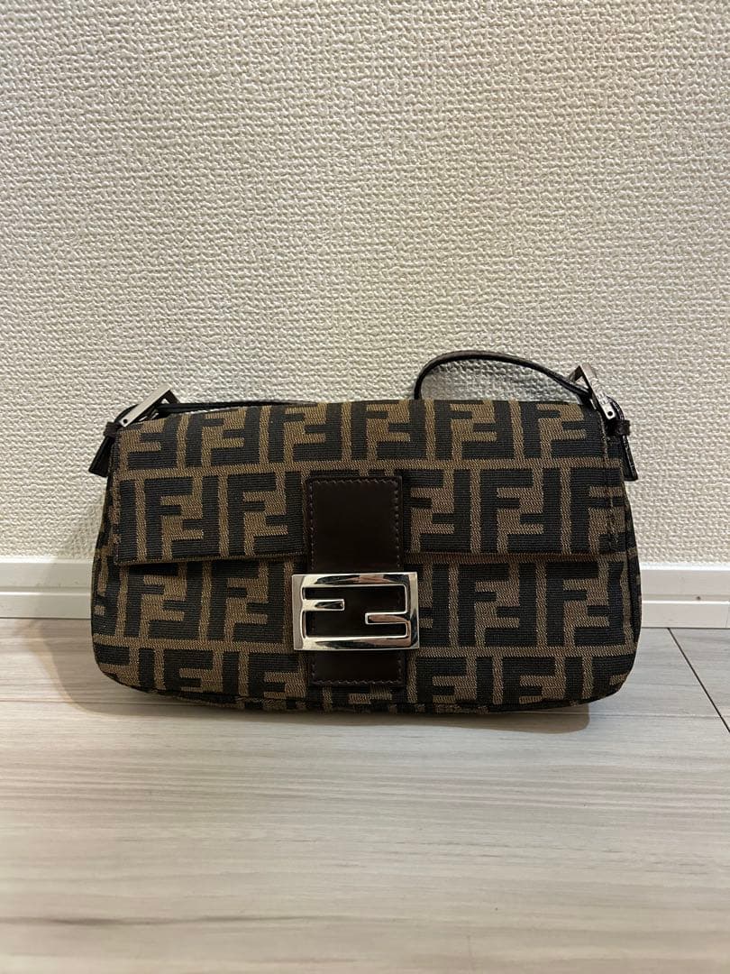 FENDI ズッカ柄 マンマバケット ワンショルダー FFロゴ