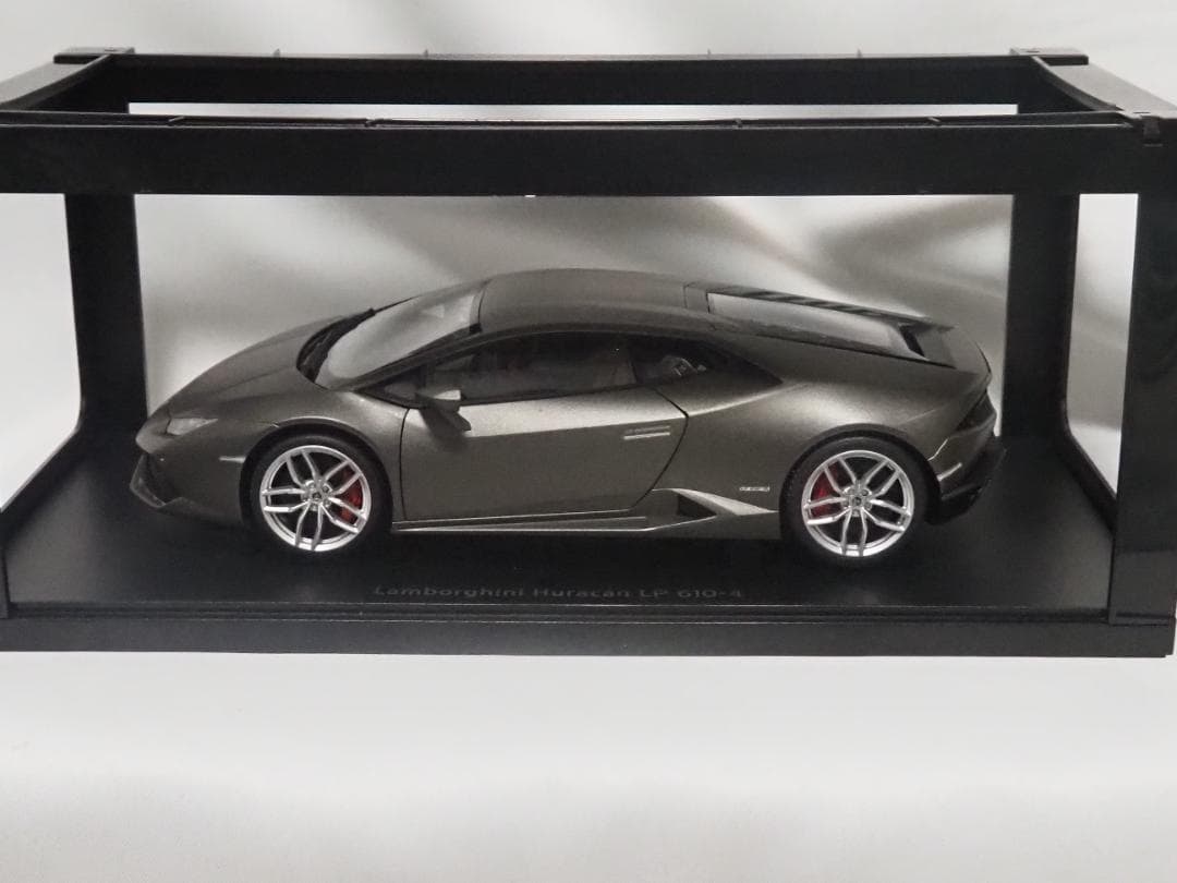AUTOart Lamborghini Huracan LP 610-4 グレイ