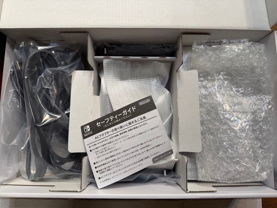 Sたろ3ヶ月使用】Nintendo Switch 本体 グレー