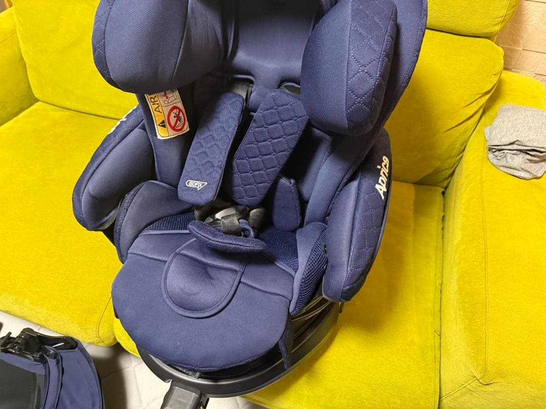 Aprica フラディアグロウプレミアム　ネイビー　チャイルドシート