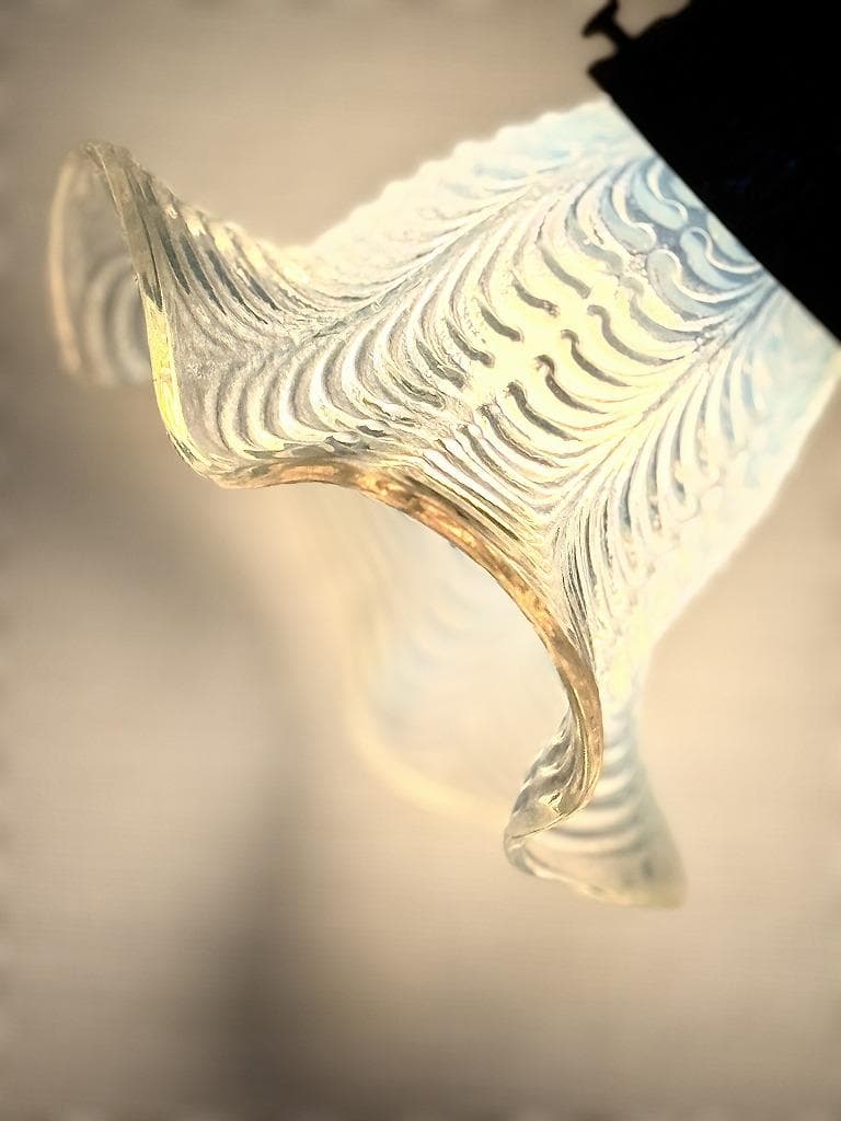 ⑨ アンティーク　オパールセンド　優雅なフリル　さざ波