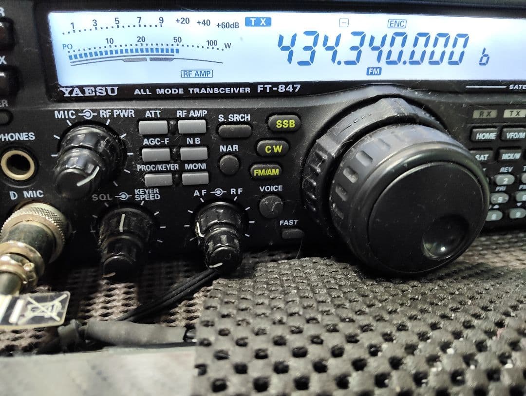 Yaesu FT-847Mトランシーバー