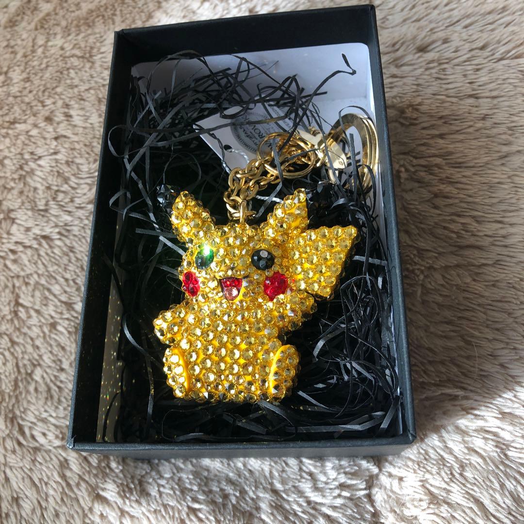 ポケモンセンター　シブヤ　初回盤　ピカチュウ スワロフスキー ピカチュウ