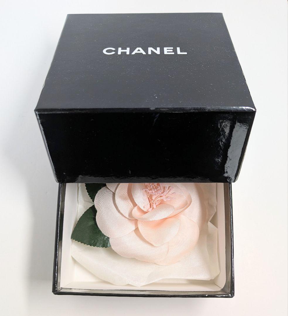 CHANEL シャネル　カメリアブローチ ピンク＆グリーン　箱付き