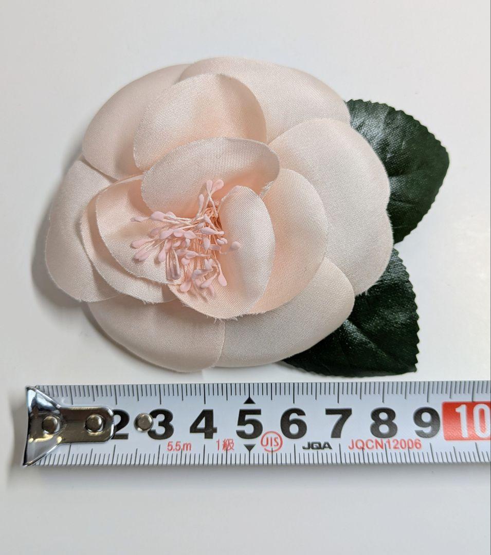 CHANEL シャネル　カメリアブローチ ピンク＆グリーン　箱付き