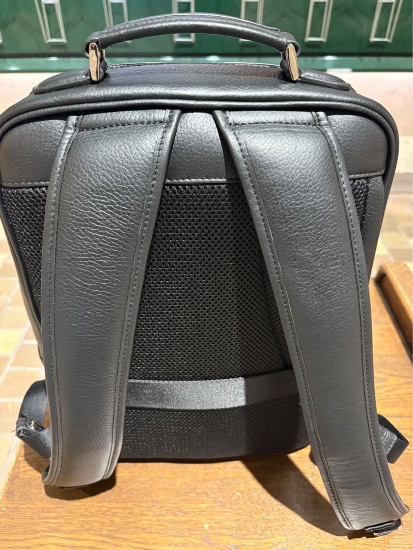 【大幅値下げ中】BARNEY'S NEW YORK レザーバックパック