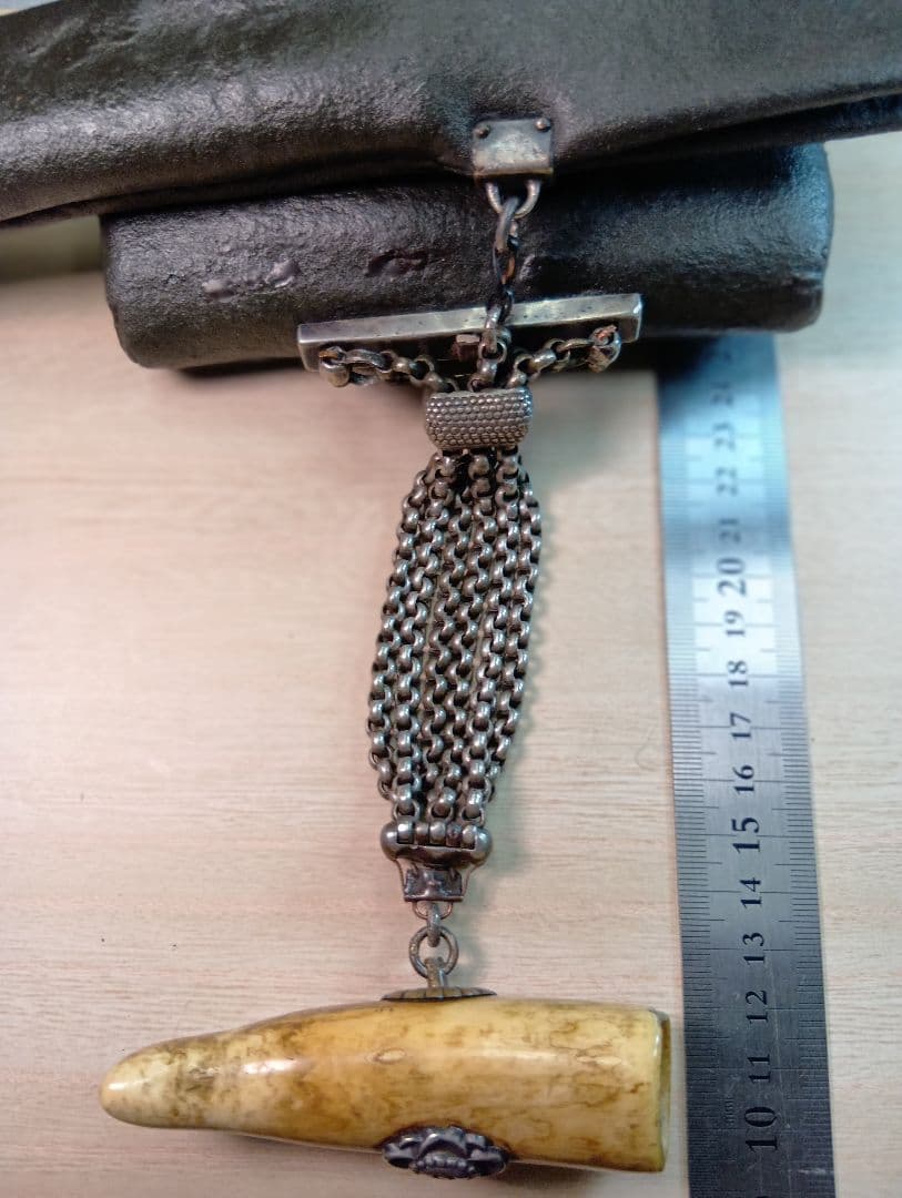 煙管入れ　龍前金具　極上美品金工梅金具根付