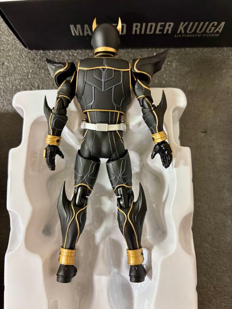 美品　仮面ライダークウガ アルティメットフォーム　ダグバ　真骨彫製法　フィギュア