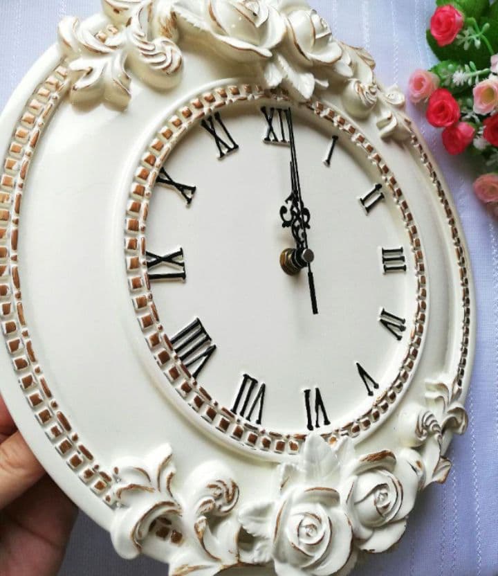 白　新品　壁掛け時計　静音　アンティーク調　掛け時計　ヨーロッパ　シャビー　バラ
