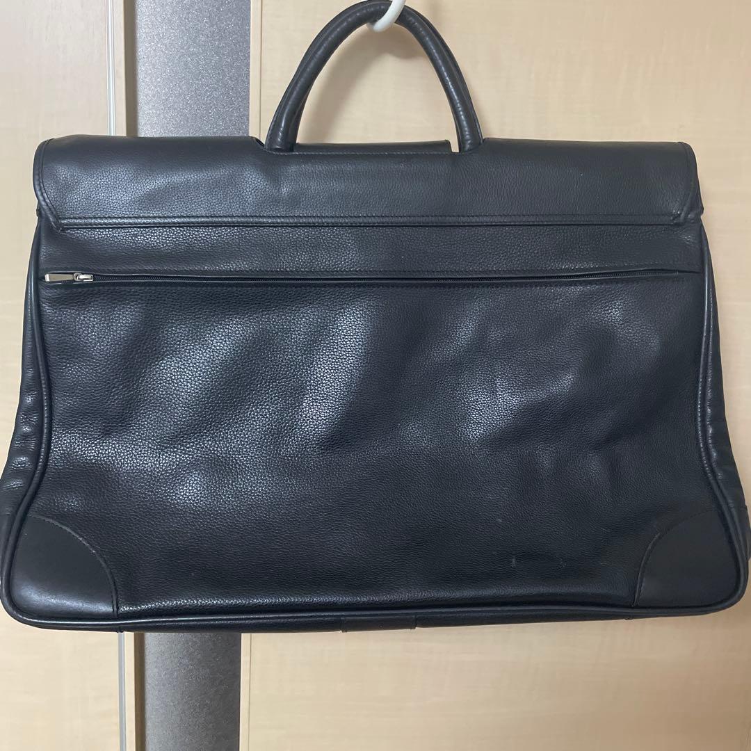 高級感あるロンシャン本革ビジネスバッグ