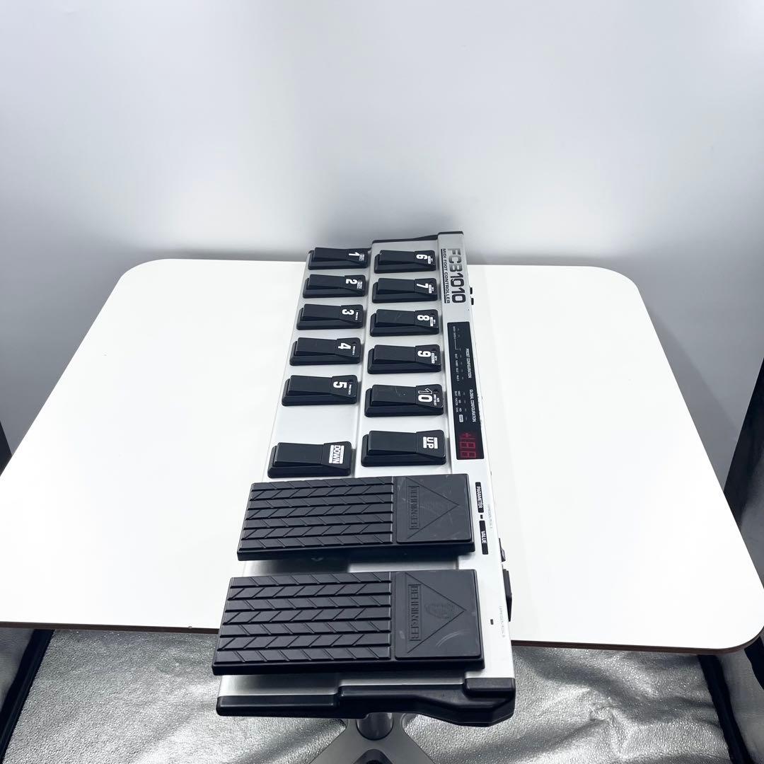 BEHRINGER FCB1010 MIDIフットコントローラー