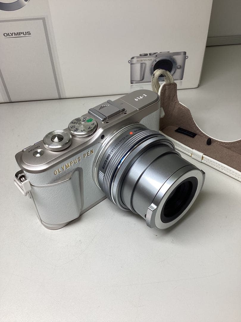 う*な様 OLYMPUS PEN E-PL6 シルバー レンズ付き　撮影可能