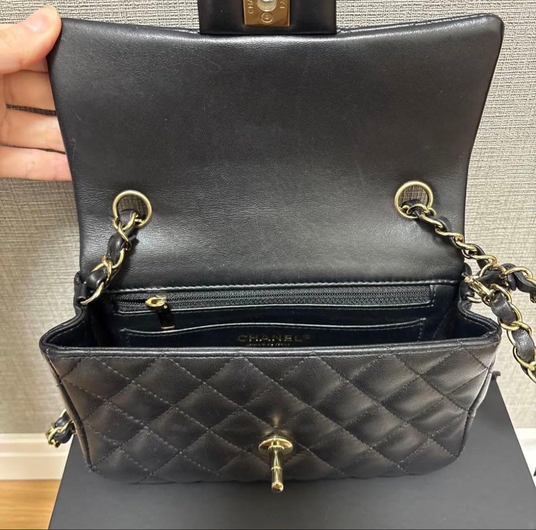 シャネル　ミニ クラシック ハンドバッグ　ラムスキン