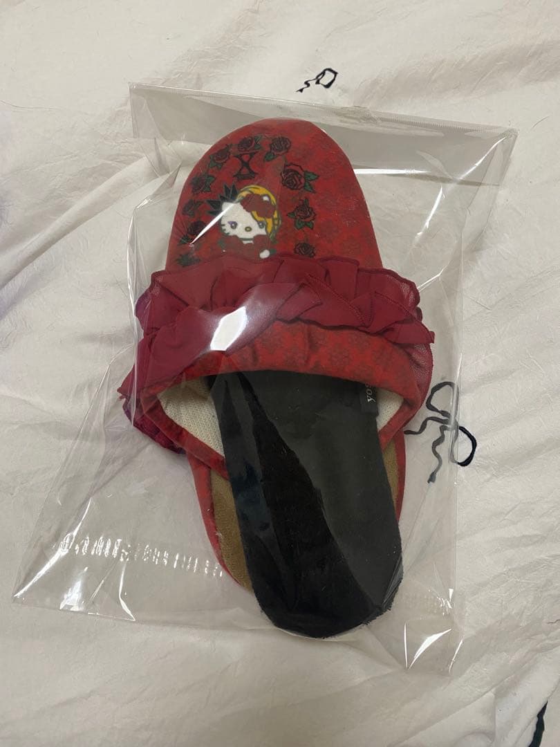 yoshikitty マグカップ・ポーチ・ミラー付き小物入れ・＆おまけ セット