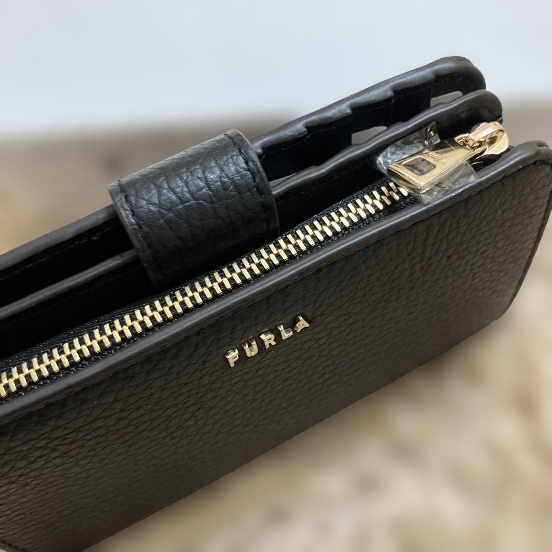未使用　FURLA ブラック 二つ折り財布