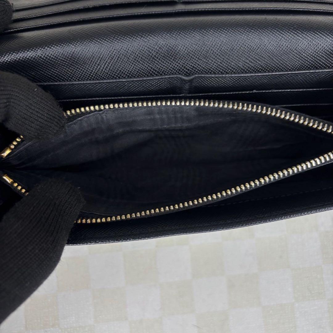 美品　PRADA プラダ　長財布　二つ折り　M55