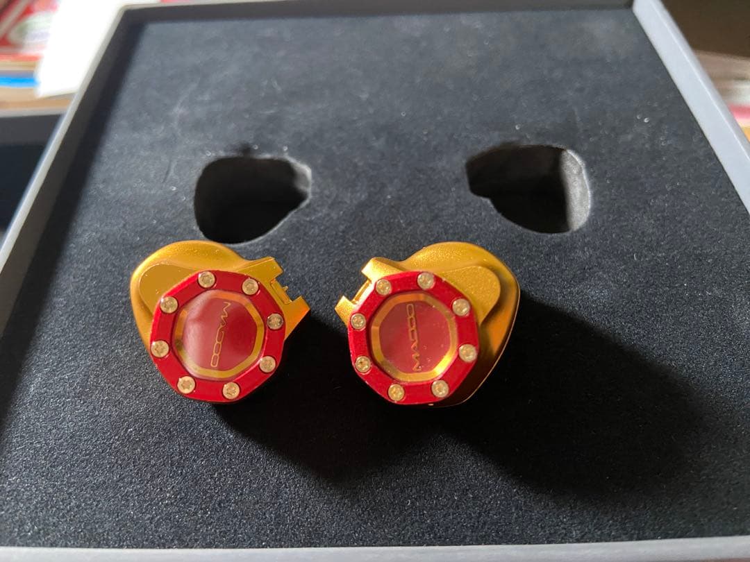 美品　MADOO Typ622 Red & Gold