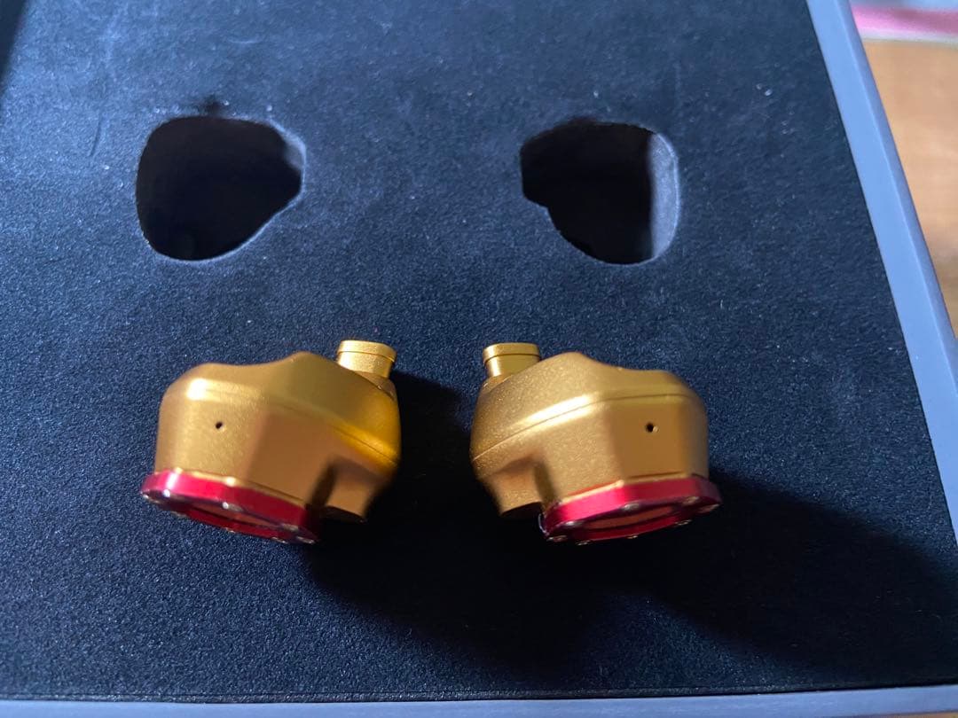 美品　MADOO Typ622 Red & Gold