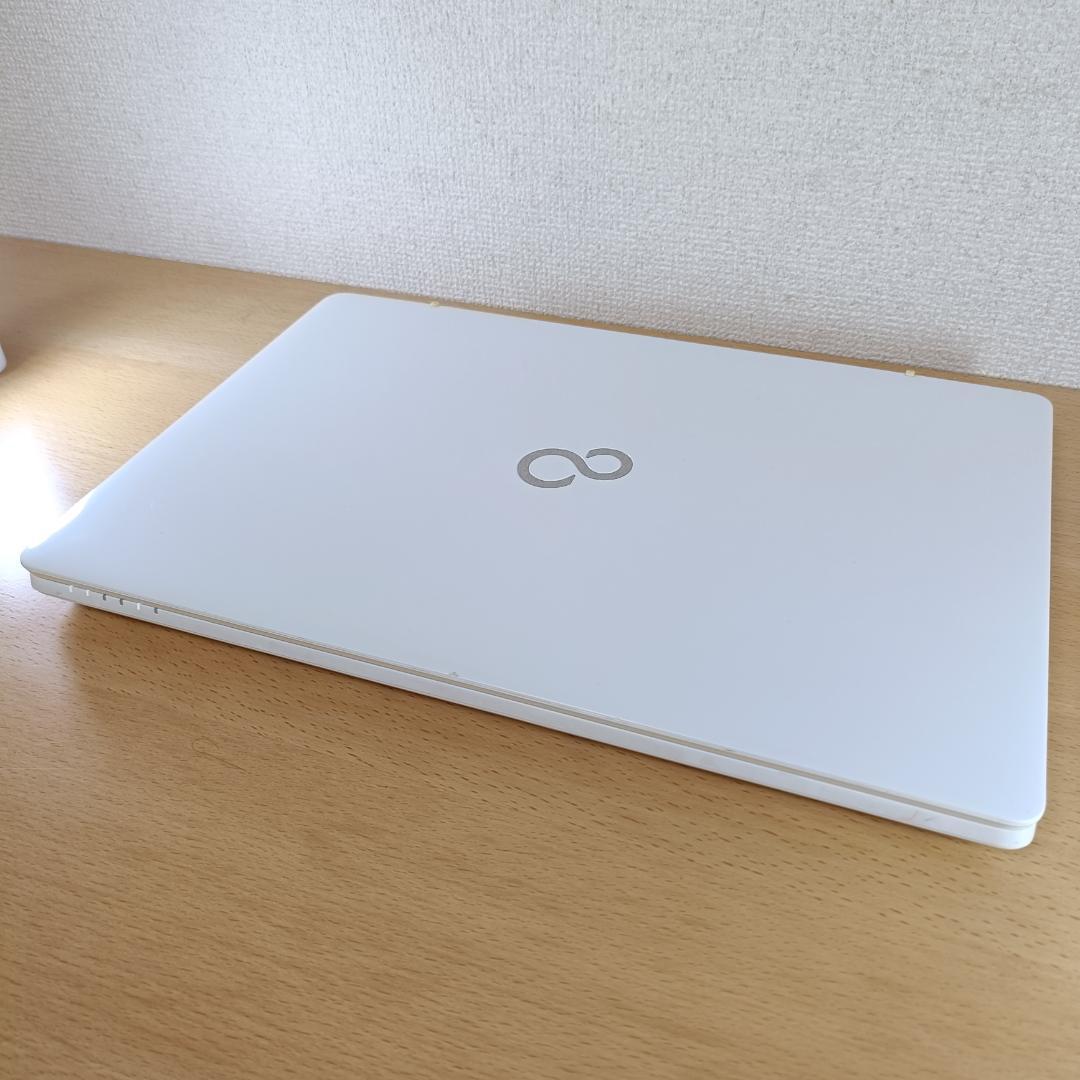 ノートパソコン i7 Windows11 SSD メモリ24GB 富士通 カメラ