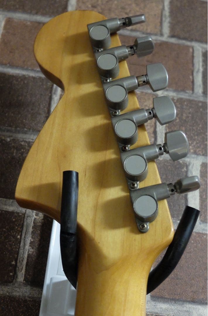 ノーブランド　ストラトタイプエレキギター