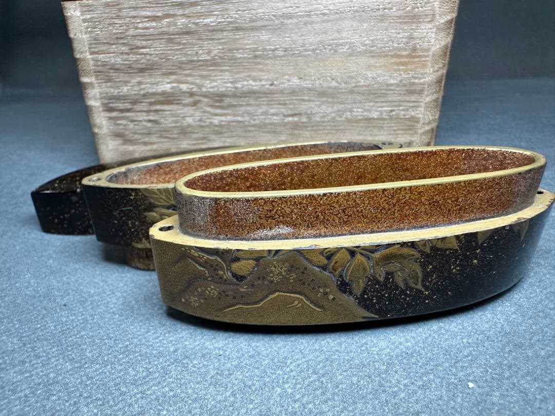 印籠　漆器　唐獅子牡丹　重箱 金色浮彫古美術品　骨董　アンティーク　彫刻 工芸品