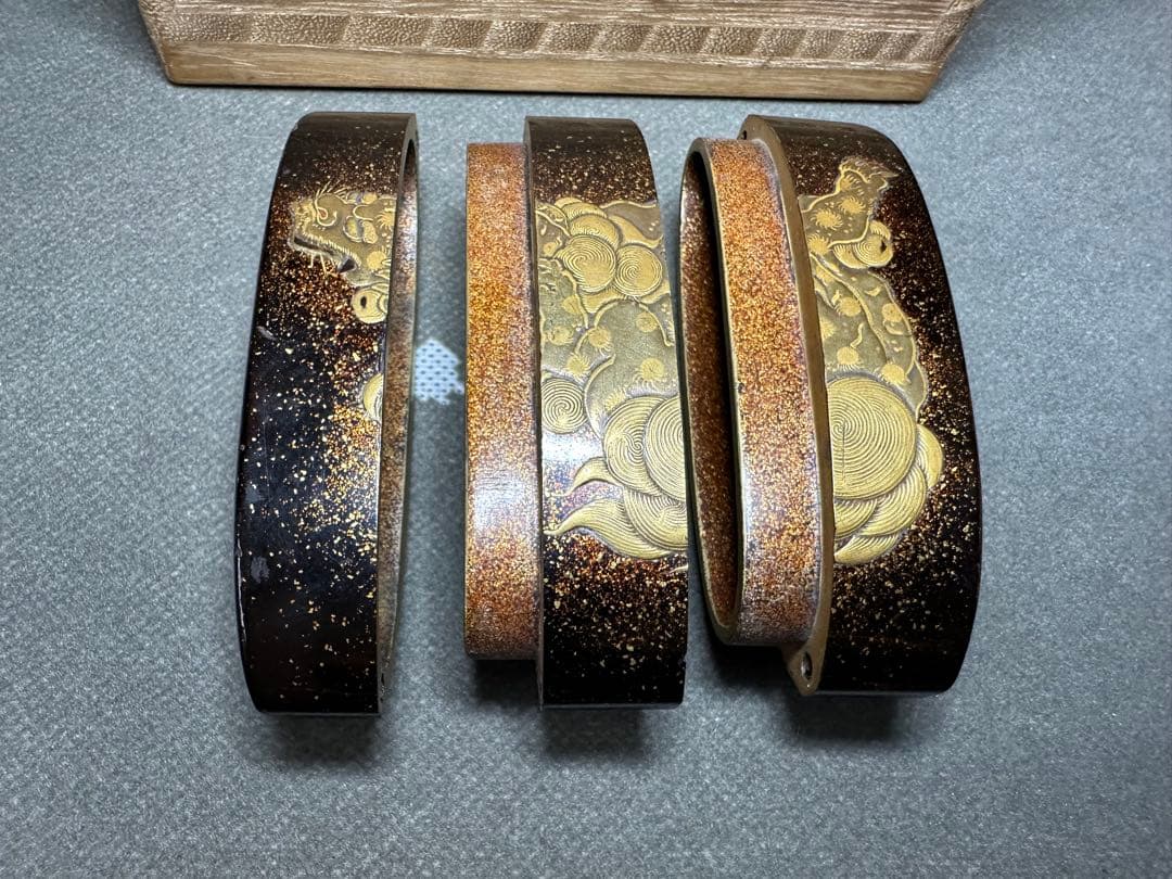 印籠　漆器　唐獅子牡丹　重箱 金色浮彫古美術品　骨董　アンティーク　彫刻 工芸品