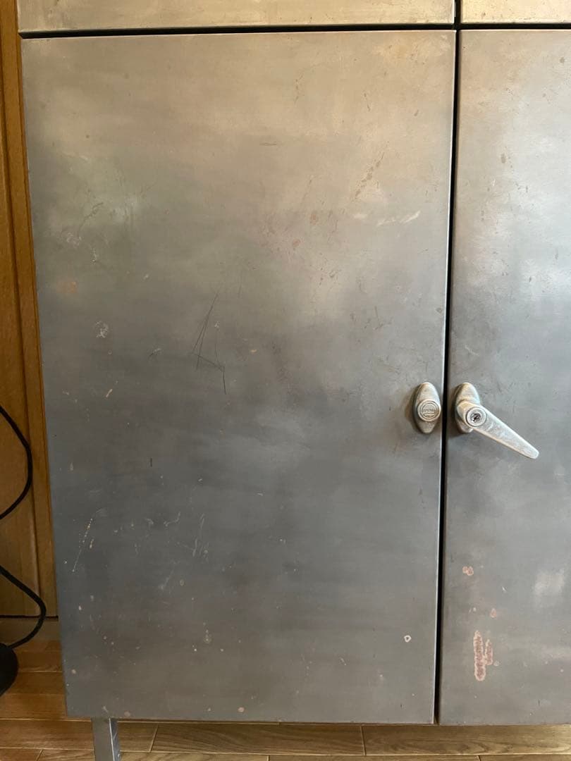 金属製キャビネット　Industrial Doctors Cabinet