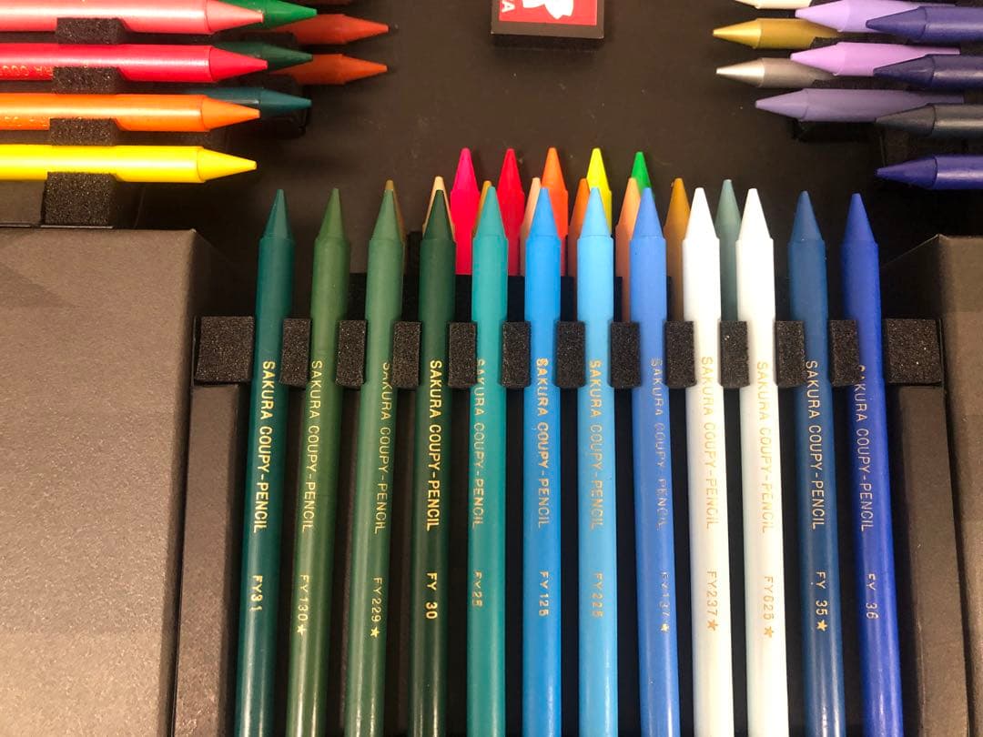 サクラクレパス　１００周年記念　限定エディション　１００色　クーピー