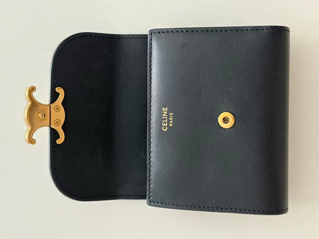 セリーヌ （CELINE）トリオンフ 財布