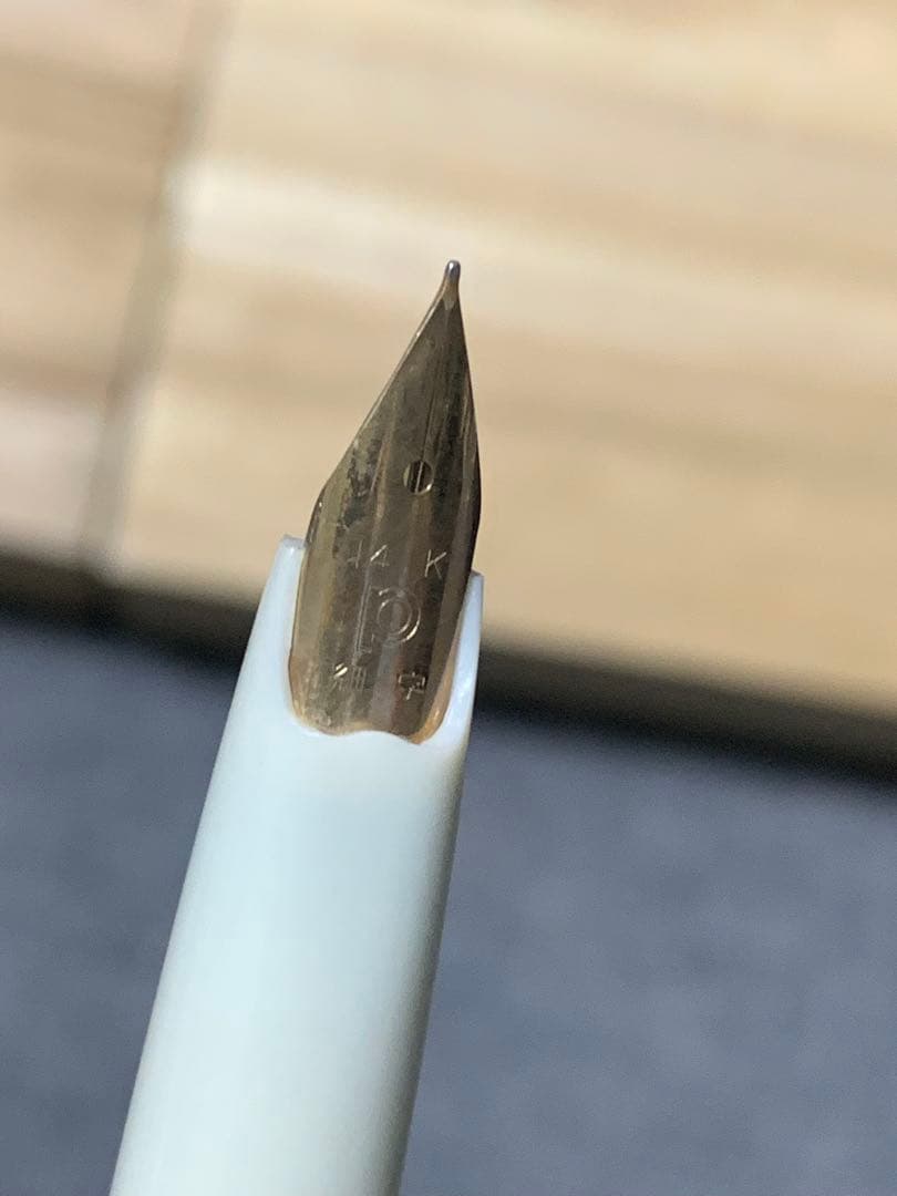 桜デザイン 万年筆 シルバーと白　14Ｋ