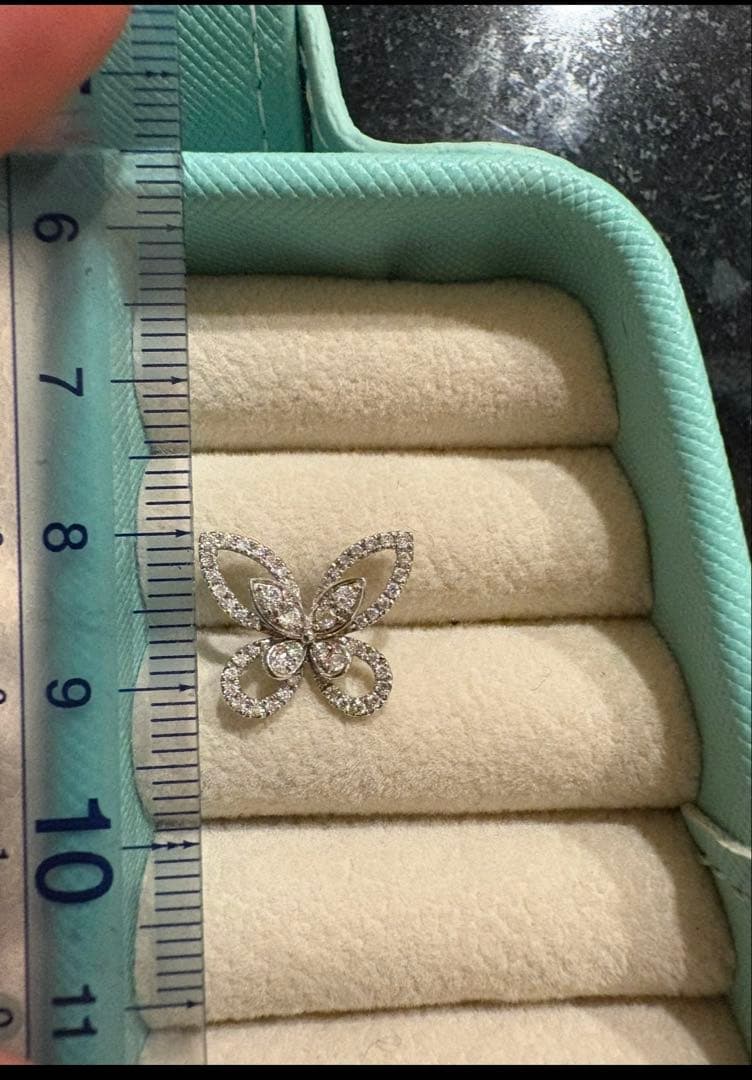 Graff風　WG バタフライシルエットダイヤピアス