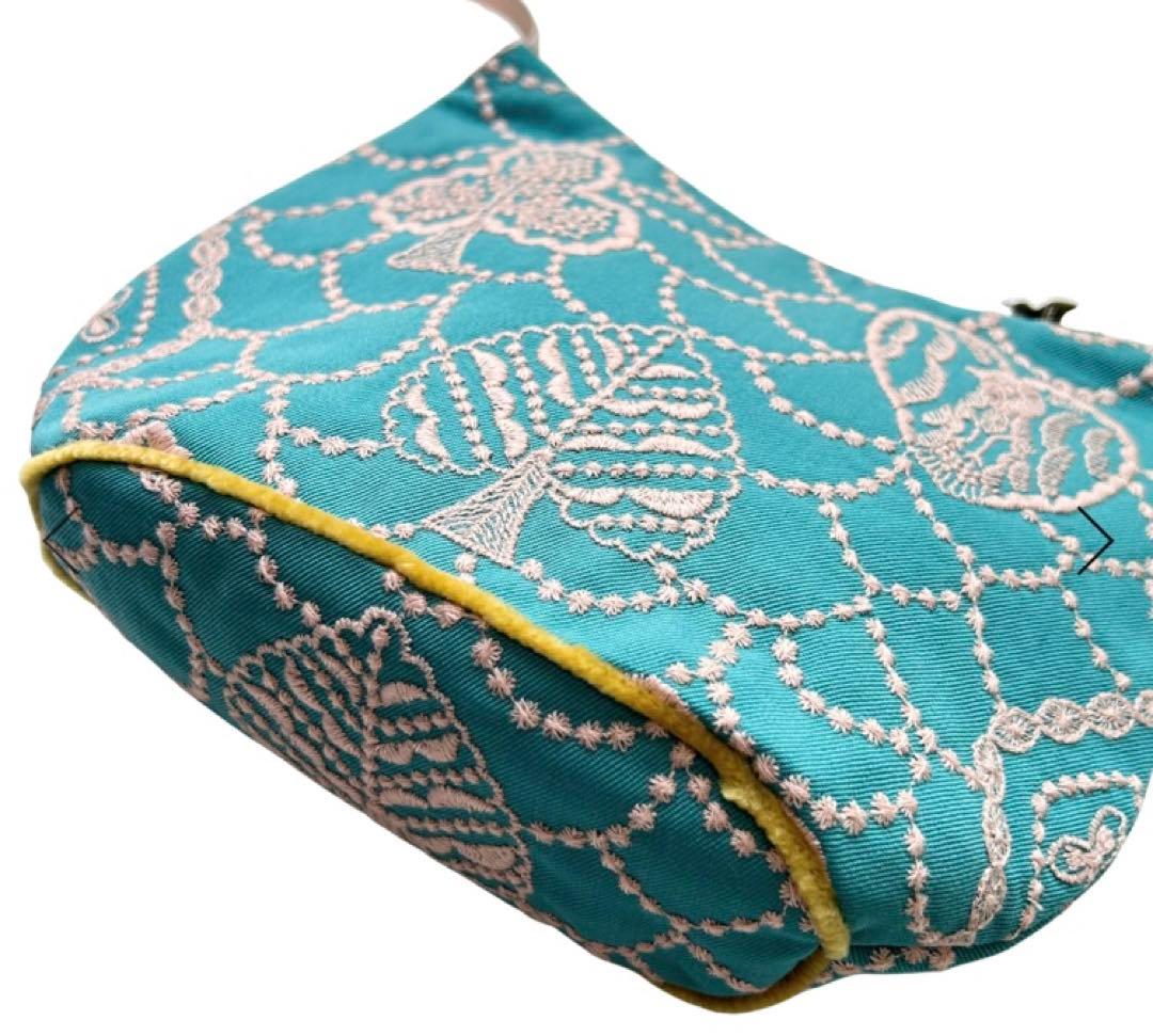 刺繍入り青ショルダーバッグ