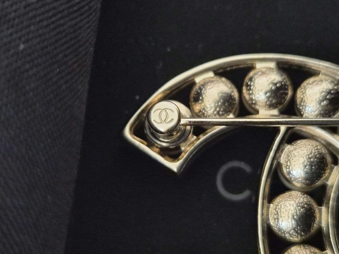 未使用　CHANEL ブローチ