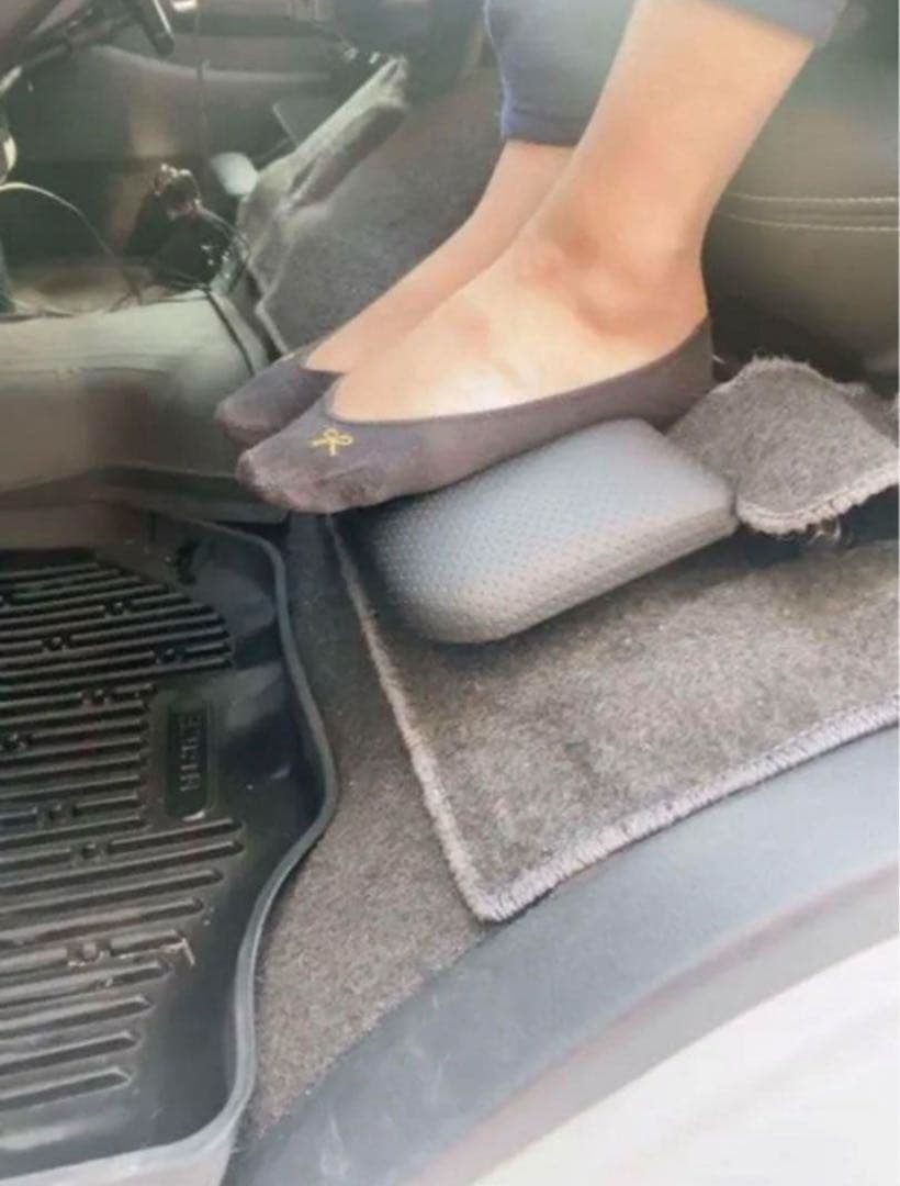 ハイエース200系　スーパーGL フットレスト　運転席側&助手席側　足おき台