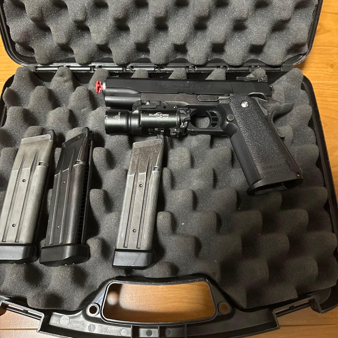 エアガン マガジン3本付き Surefireライト(レプ