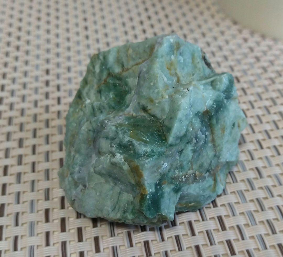 1*0様 糸魚川翡翠　土倉沢の翡翠