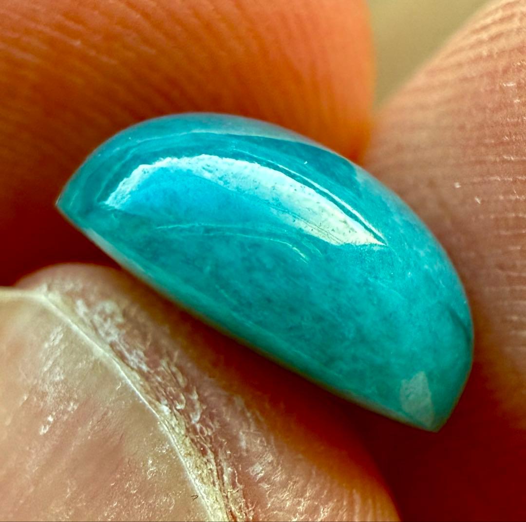 新潟県糸魚川市市振海岸産青(コバルト)ヒスイ　ルース　5.25ct