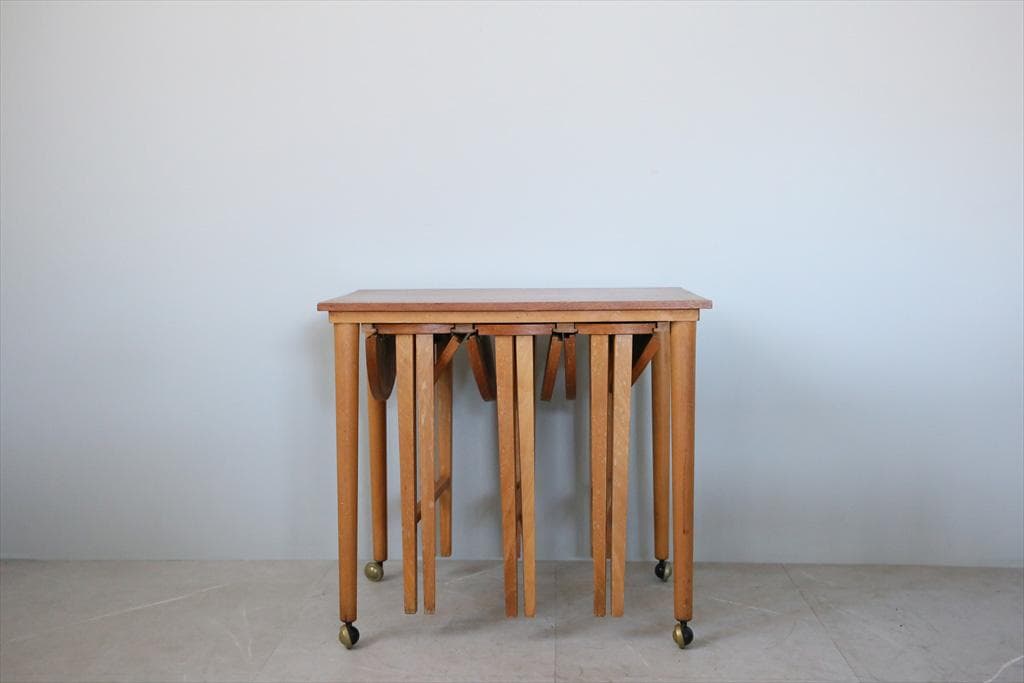 英国アンティーク木製ネストテーブル4台set/収納式机/飾り棚(84-237)