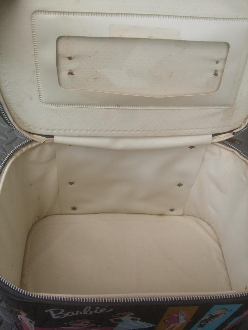 お値下げバービー 1961年 ビンテージ ドールケース 収納ケース黒