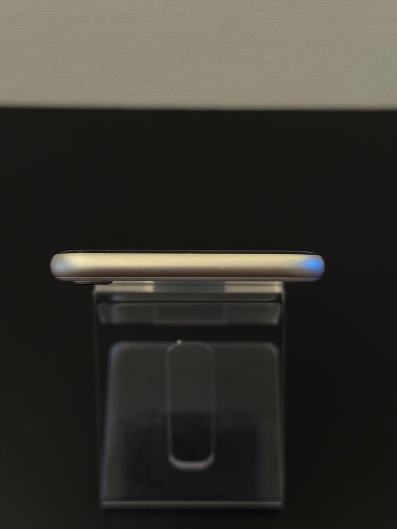 極美品 128GB Apple iPhone SE 3 スターライト　ホワイト