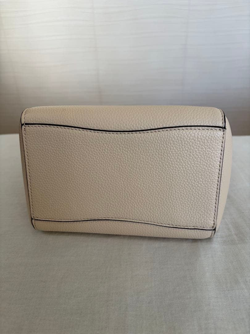 ホワイトレザー ハンドバッグ 保存袋付き