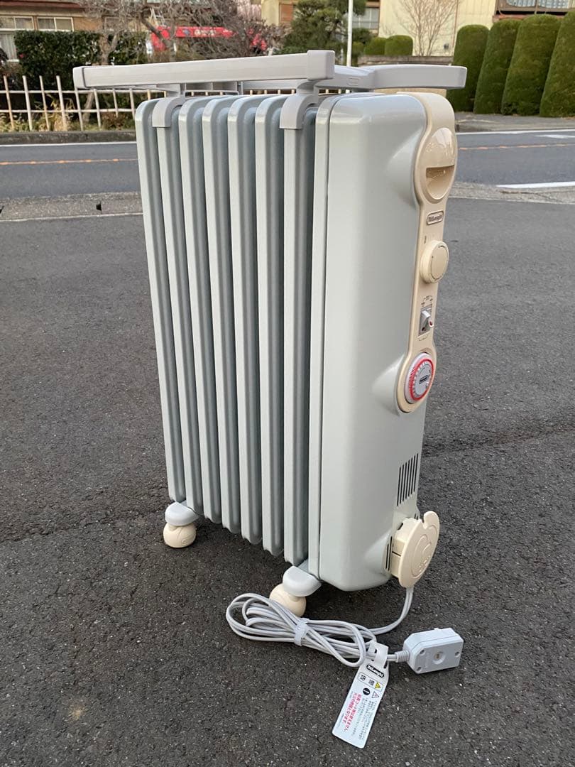 G680 DeLonghi デロンギ オイルヒーター JR0812BR ホワイト