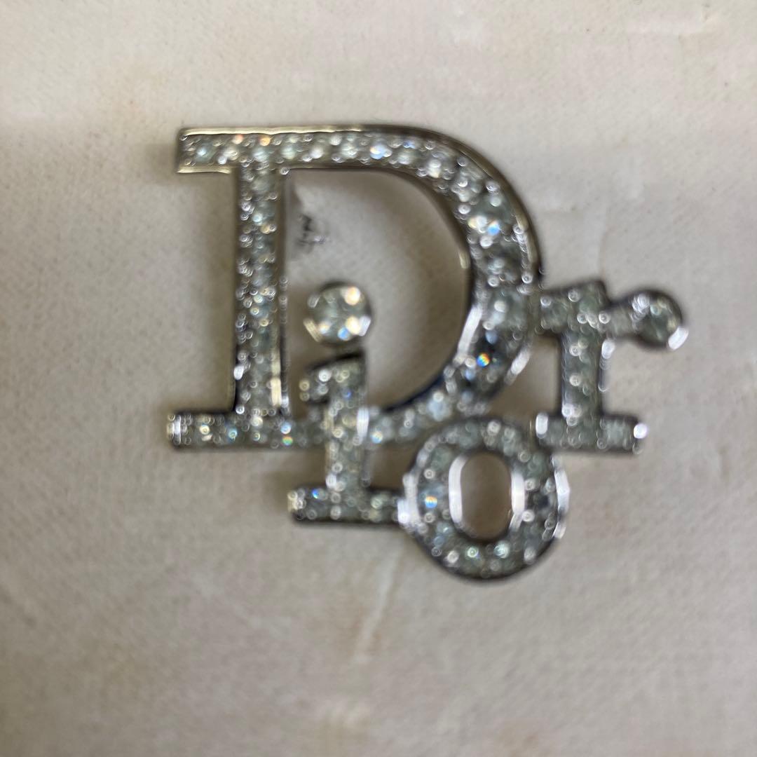 Dior ロゴブローチ シルバー クリスタル