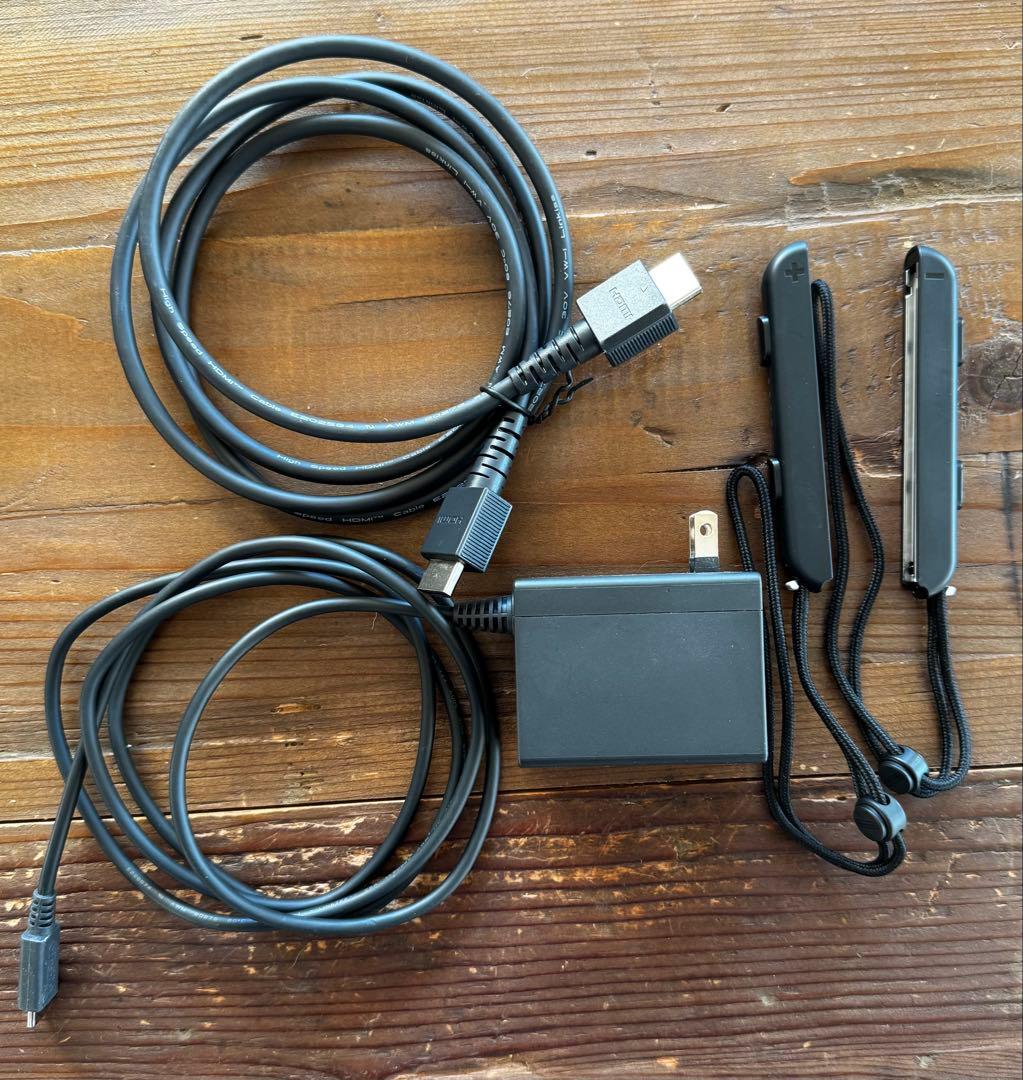 Nintendo Switch 本体 | 純正ケース + ソフト3本付き