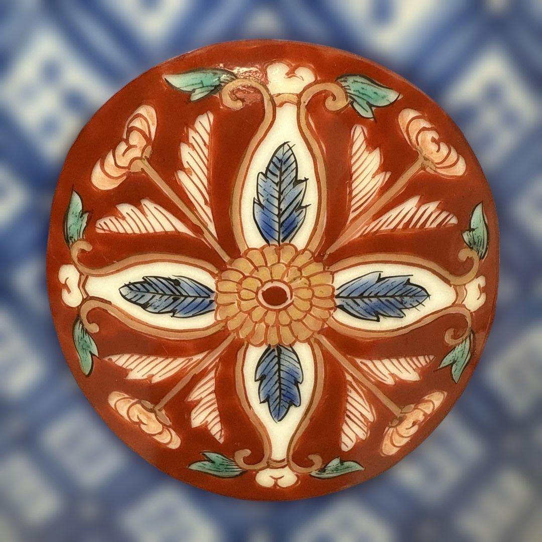 十二代　酒井田柿右衛門　錦　鹿紅葉七宝尽文花瓶　高さ25cm　国重要無形文化財