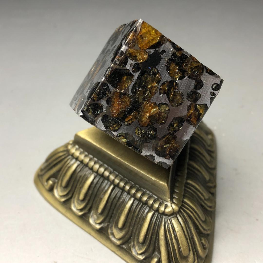 も*た様 パラサイト隕石 隕石　石鉄隕石　セリコ隕石 美品　重さ約103ｇ　台付